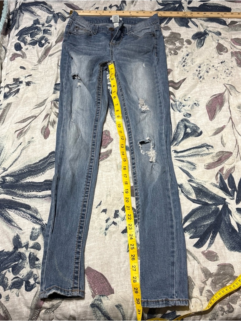 Mudd Distressed Slim Skinny Jeans in Blue